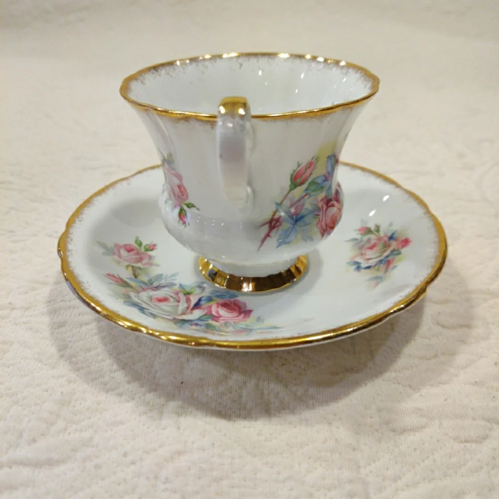 VTG Society Bone China Pink rose Floral Tea Cup & Saucer with Gold Trim - Picture 4 of 10